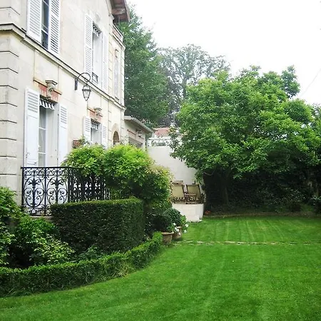 Les Bouvreuils 2*