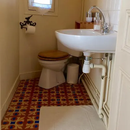 Les Bouvreuils Bed & Breakfast Vaucresson